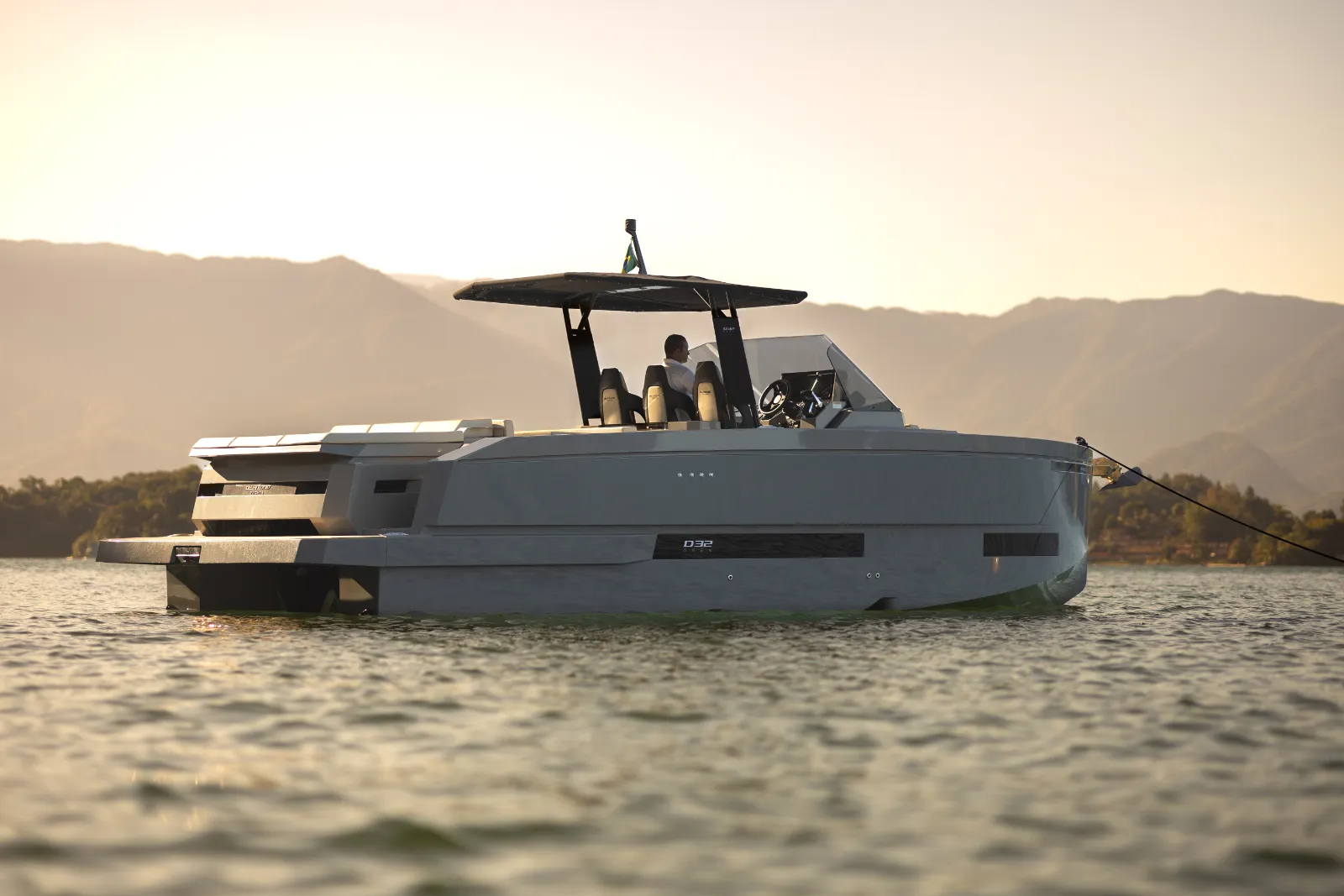 De Antonio Yachts - imagen 2