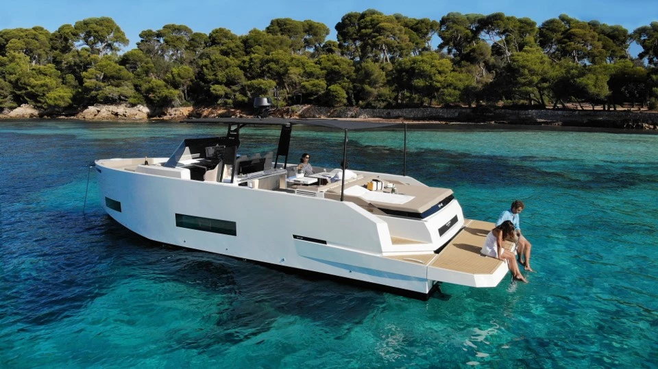 De Antonio Yachts Ibiza - imagen 3